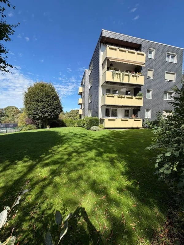 Immobilie in Halver - Top aufgeteilte 3-Zimmer-Wohnung (~85 m²) mit Balkon und wunderschönem Ausblick in Halver - Bild 2