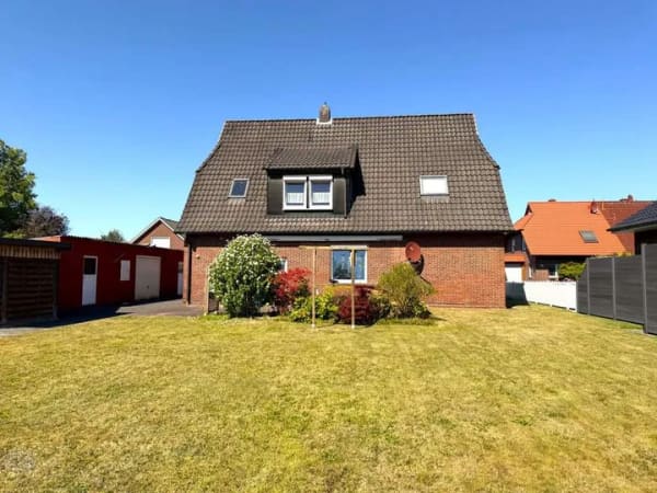 Immobilie in Westerstede - Ärmel hoch, Ideen an – dieses Haus wartet auf seinen Neustart! - Bild 0