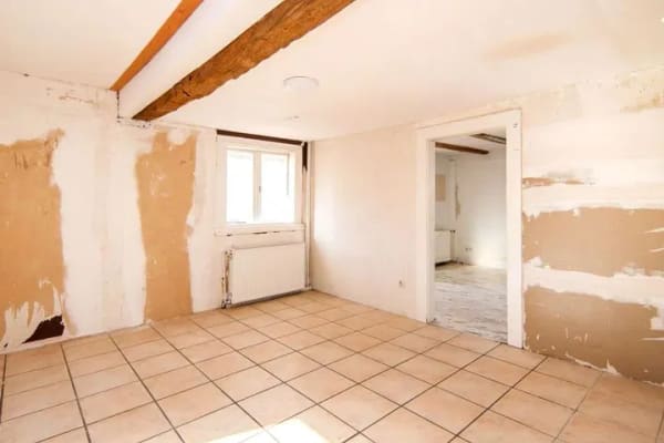 Immobilie in Burscheid - EIGENTLICH SUCHEN SIE EINE WOHNUNG? HIER BEKOMMEN SIE FAST EIN KLEINES HÄUSCHEN ! - Bild 2