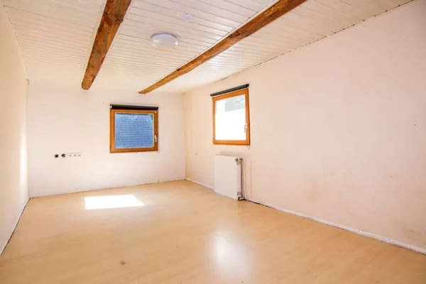 Immobilie in Burscheid - EIGENTLICH SUCHEN SIE EINE WOHNUNG? HIER BEKOMMEN SIE FAST EIN KLEINES HÄUSCHEN ! - Bild 4