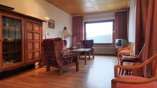 Immobilie in Schönwald im Schwarzwald - URLAUBSGEFÜHL AUF DER EIGENEN SONNENTERRASSE - Bild 2