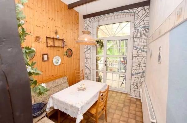 Immobilie in Halberstadt - Großes, charmantes Backsteinhaus - eine ehemalige Schule - als Ein- oder Zweifamilienhaus nutzbar. - Bild 2
