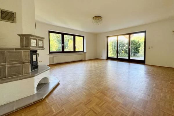 Immobilie in Memmelsdorf - Wohn(t)raum im Grünen! Einfamilienhaus mit optionaler Einliegerwohnung und Hallenbad in Memmelsdorf - Bild 3