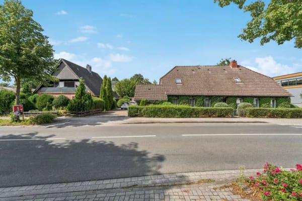 Immobilie in Schneverdingen - Zwei Wohnhäuser – Kapitalanlage mit Mieteinnahmen & Entwicklungspotenzial - Bild 1