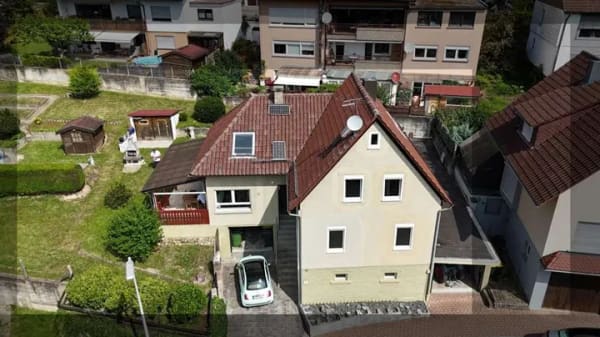 Immobilie in Niefern-Öschelbronn - Großzügiges Wohnhaus mit ca. 906 m² Grundstück, zwei Garagen und vielseitigem Nutzungspotenzial - Bild 2