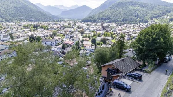 Immobilie in Mittenwald - Mehrfamilienhaus mit vier Wohneinheiten in 1A-Panoramalage von Mittenwald - Bild 1