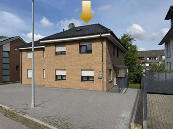 Immobilie in Hückelhoven - Großzügige Doppelhaushälfte mit Souterrainbereich, Garten und Stellplätzen in Hückelhoven-Baal - Bild 0