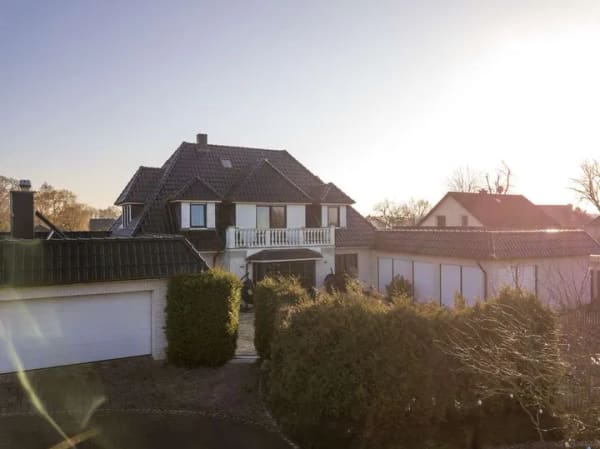 Immobilie in Cambs - Traumhaftes Einfamilienhaus mit Einliegerwohnung und Swimmingpool bei Schwerin zu verkaufen! - Bild 2
