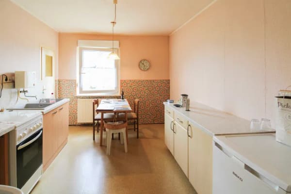 Immobilie in Delitzsch - Sofort bezugsfertig: Gepflegtes Zuhause mit großzügigem Garten und 3 Garagen in Delitzsch-Laue - Bild 3