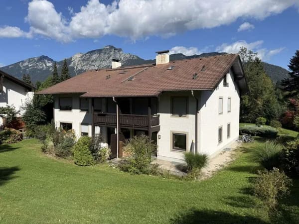 Immobilie in Bayerisch Gmain - 3-Zimmer-Erdgeschoßwohnung mit Südterrasse und Bergblick in Bayerisch Gmain - Bild 0