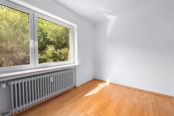 Immobilie in Denzlingen - Wohnen wie im eigenen Haus – mit Panorama-Ausblick,
Privatgarten und Gemeinschaftspool in Denzlinge - Bild 4