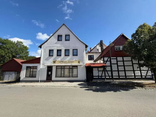 Immobilie in Tambach-Dietharz - Ein Anwesen, zwei Häuser mit Geschichte und Potenzial in Tambach-Dietharz - Bild 1