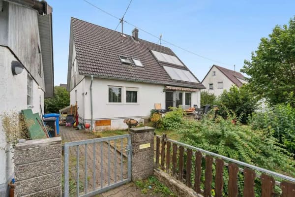 Immobilie in Bachhagel - Familienfreundliches Einfamilienhaus mit großem Grundstück und viel Gestaltungspotenzial - Bild 0