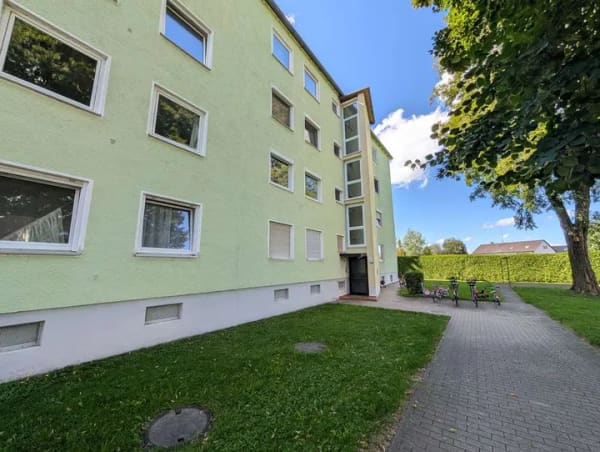 Immobilie in Erding - "ERBBAURECHT - RENOVIERTE WOHNUNG MIT ATTRAKTIVEM WOHNKOMFORT" - Bild 1