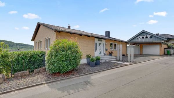 Immobilie in Ebermannstadt - Einzigartiger Panoramablick! Modernisiertes Einfamilienhaus mit hochwertiger Ausstattung - Bild 3