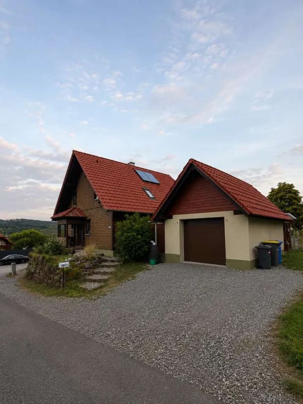 Immobilie in Steinau an der Straße - Ruhige Lage im Spessart - Einfamilienhaus in solider Holzbauweise im Grünen - Bild 1