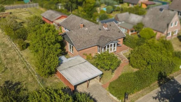 Immobilie in Groß Kummerfeld - Ebenerdig wohnen & Freiheit genießen – großzügiger Bungalow in idyllischer Feldrandlage - Bild 0
