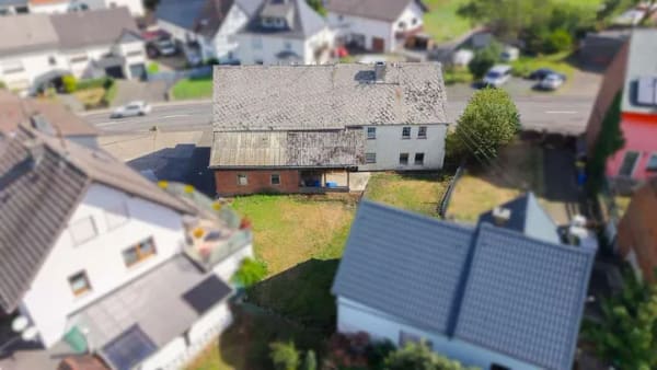 Immobilie in Rennerod - Umfassendes Sanierungsobjekt für Handwerker mit Fachwissen im schönen Westerwald! - Bild 1
