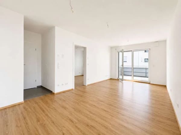 Immobilie in Ergoldsbach - KfW40+ - "Freie 2-Zimmer-Wohnung mit sonnigem Balkon in ruhiger Siedlungslage" - Bild 2