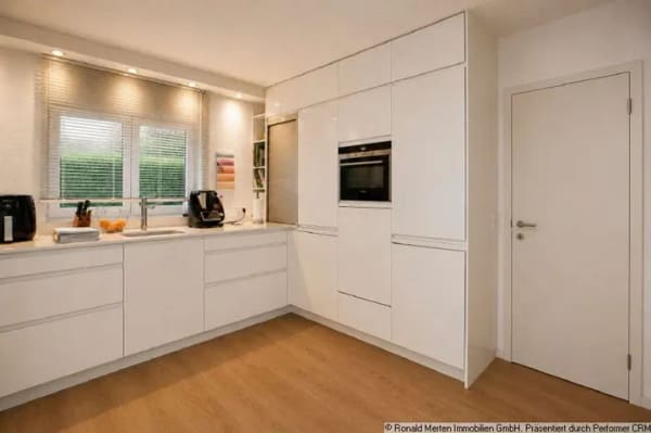 Immobilie in Ohrdruf - Exklusives Wohnerlebnis: Modernes Einfamilienhaus mit Pool und Premium-Ausstattung - Bild 3