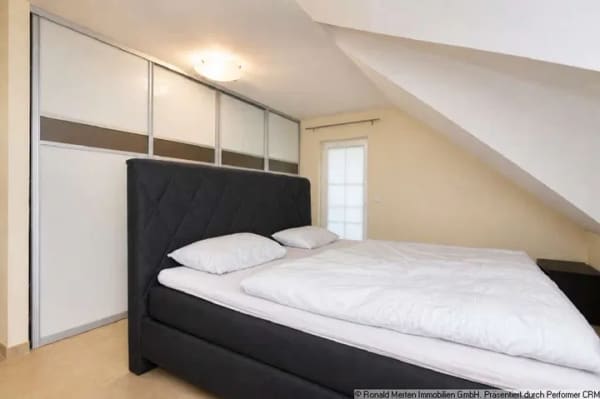 Immobilie in Ohrdruf - Exklusives Wohnerlebnis: Modernes Einfamilienhaus mit Pool und Premium-Ausstattung - Bild 4