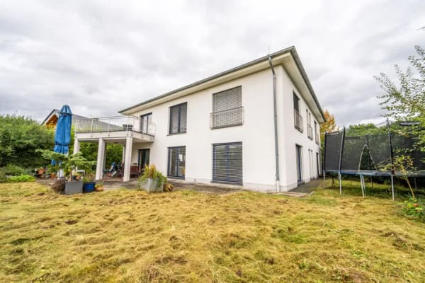 Immobilie in Rheinbrohl - Exklusive und großzügige Stadtvilla mit sonnigem Grundstück und Doppelgarage in Rheinbrohl! - Bild 0