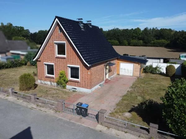 Immobilie in Ratekau - Freistehendes Einfamilienhaus mit großzügigem Grundstück und viel Gestaltungspotenzial in Pansdorf - Bild 0