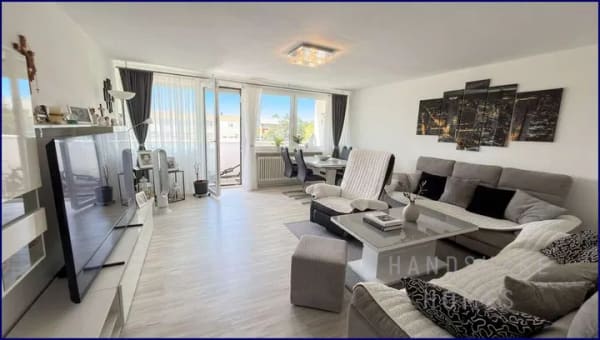 Immobilie in Unterschleißheim - Schöne drei Zimmer Wohnung mit Balkon  und Aufzug im Erbbaurecht - ab 1.11.2026 frei verfügbar - Bild 1