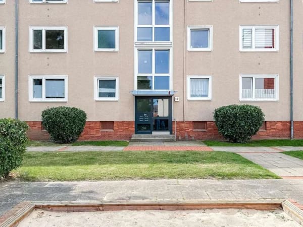 Immobilie in Barsinghausen - Sanierungsbedürftige 2-Zimmer-Wohnung mit Südbalkon auf Erbbaugrundstück - Bild 0