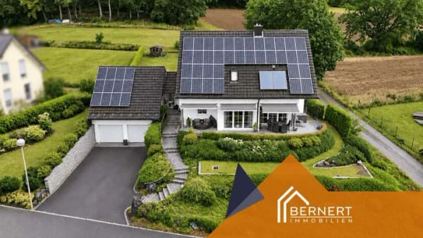 Immobilie in Ludwigschorgast - Urlaub zu Hause – hochwertiges Architektenhaus mit Traumgarten und Wellnessbereich - Bild 0