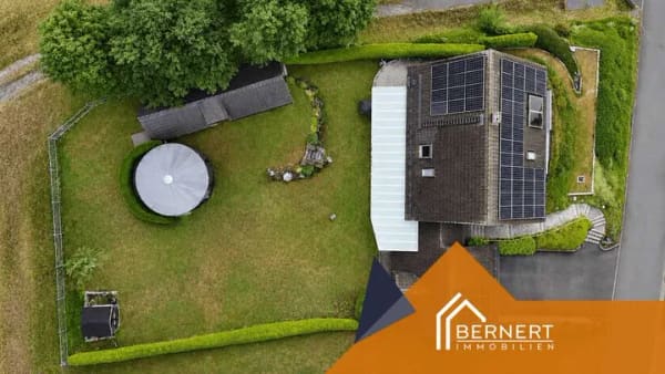Immobilie in Ludwigschorgast - Urlaub zu Hause – hochwertiges Architektenhaus mit Traumgarten und Wellnessbereich - Bild 1