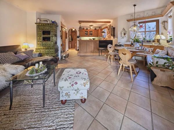 Immobilie in Aschau im Chiemgau - Wo sich Zuhause wie Urlaub anfühlt - EG-ETW m. Terrasse, Garten inkl. 1 TG-Stpl. + 1 Außenstellplatz - Bild 0