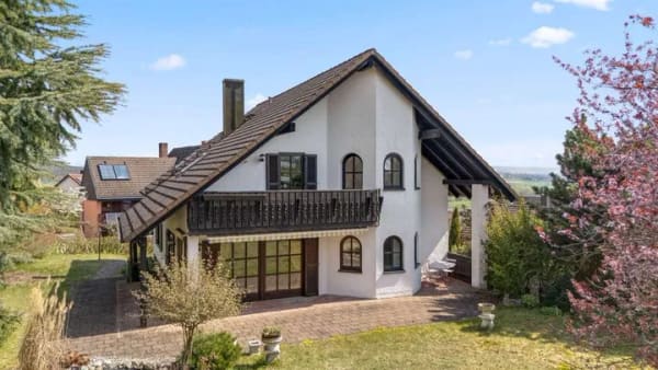 Immobilie in Heinersreuth - Sofort Bezugsfertig! Modernisiertes EFH in familiärer Lage mit traumhaftem Grundstück - Bild 1