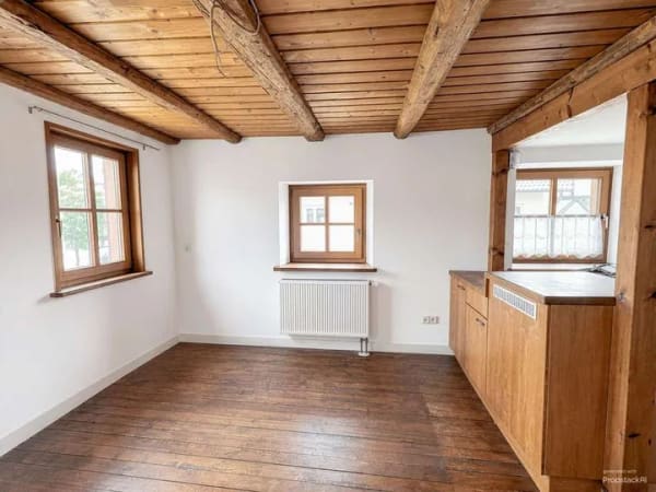 Immobilie in Sonnenbühl - Ein Haus mit Geschichte.                  Platz für Ihr nächstes Kapitel. - Bild 3