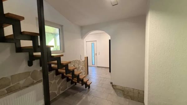 Immobilie in Hünfelden - Charaktervolles Wohnhaus mit Scheune & vielseitig nutzbaren Nebengebäuden in Hünfelden-Dauborn - Bild 2
