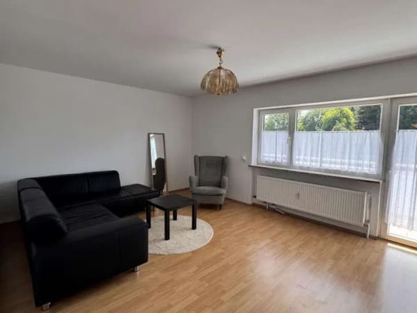 Immobilie in Weilheim in Oberbayern - Helle 2-Zimmer-Wohnung mit Südbalkon und Garage im Westen von Weilheim - Bild 1