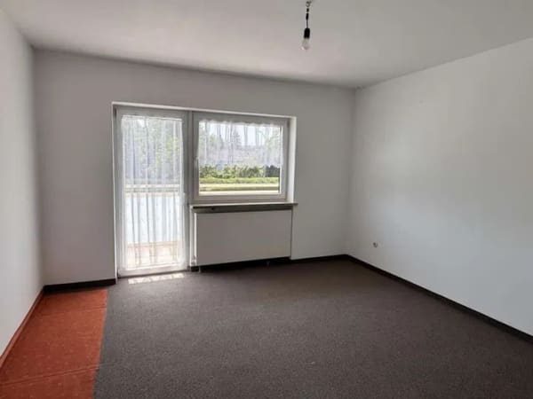 Immobilie in Weilheim in Oberbayern - Helle 2-Zimmer-Wohnung mit Südbalkon und Garage im Westen von Weilheim - Bild 4