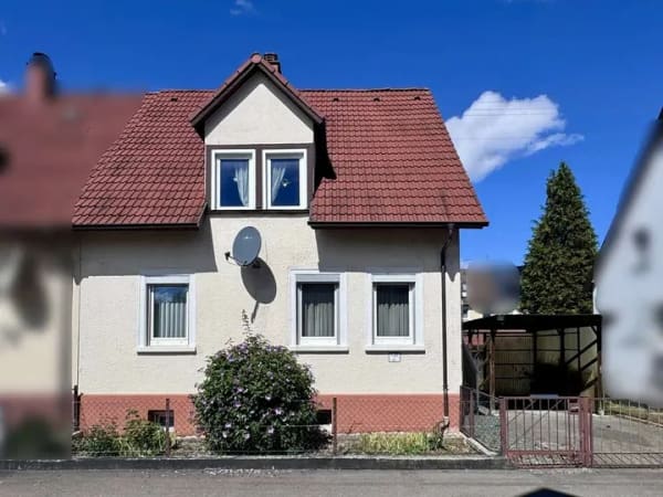 Immobilie in Königsbronn - Doppelhaushälfte mit Garten, Carport und vielseitigem Potenzial - Bild 1