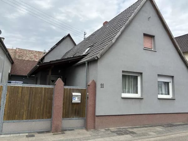 Immobilie in Kuhardt - Zweifamilienhaus mit Potenzial zu verkaufen - Bild 0