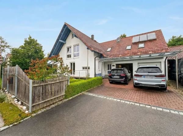 Immobilie in Langquaid - Charmantes Einfamilienhaus mit großem Grundstück und Sauna zu verkaufen - Bild 0