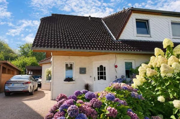 Immobilie in Albersdorf - Hortensientraum in Albersdorf I Gepflegte DHH in ruhiger Sackgassenlage mit Gartenidylle - Bild 1