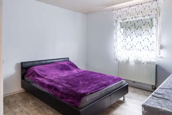 Immobilie in Dittelbrunn - Viel Platz für Ihre Wohnideen – freistehendes Haus mit Garten, Garage & zwei möglichen Wohnbereichen - Bild 4