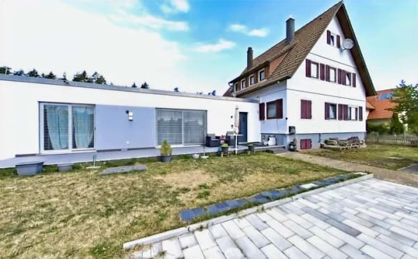 Immobilie in Simmersfeld - Modernisiertes XL-Anwesen: Haupthaus + eigenständiger Schwörer-Anbau(2024), Eventbereich, Nachbars - Bild 0