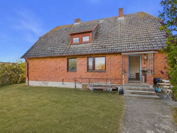 Immobilie in Behrensdorf - Einfamilienhaus mit ELW in 24321 Behrensdorf | Lütt Immobilien Kiel | Provisionsfrei für Kaufende - Bild 2