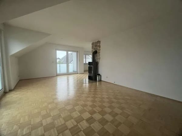 Immobilie in Wenden - Hochwertige Dachgeschosswohnung in ruhiger Seitenstraße von Hünsborn! - Bild 1