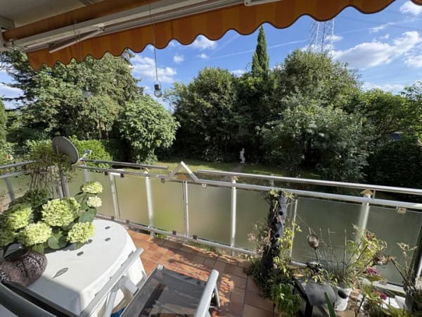 Immobilie in Wiesbaden - "Bevorzugte Lage im Freudenberg"
Dreifamilienhaus + 3 Garagen in guter Lage von Wiesbaden-Schierstein - Bild 3