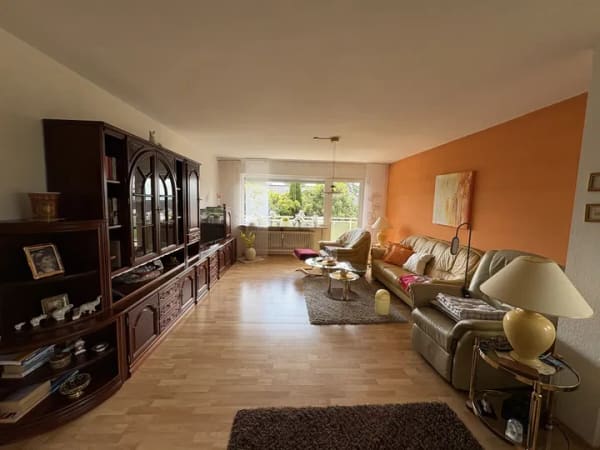 Immobilie in Wiesbaden - "Bevorzugte Lage im Freudenberg"
Dreifamilienhaus + 3 Garagen in guter Lage von Wiesbaden-Schierstein - Bild 4