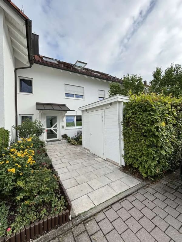 Immobilie in Gilching - ***Wunderschöne Maisonette Wohnung bestehend aus EG + UG + Garten + TG*** - Bild 0
