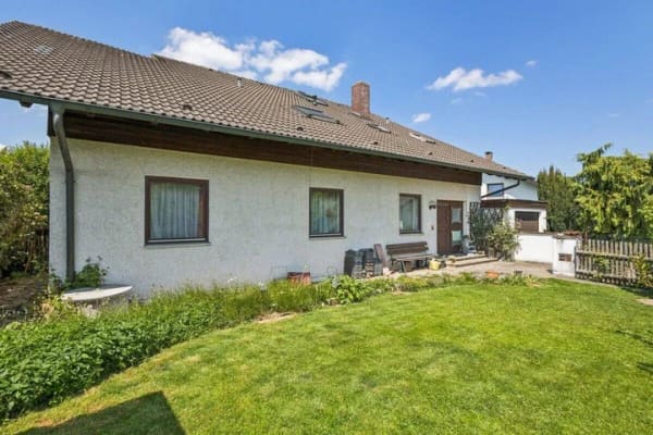 Immobilie in Mering - Dachgeschosswohnung mit Balkon, Studio im Spitzboden und zwei Bädern - Bild 0