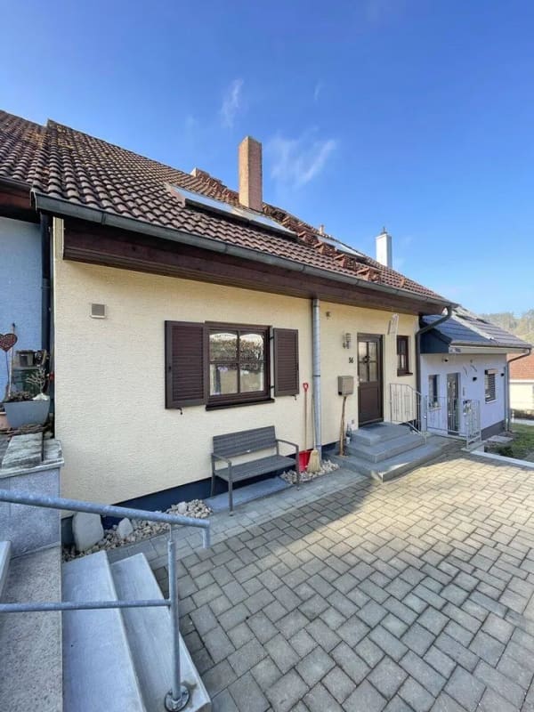 Immobilie in Greding - Gepflegtes und modern eingerichtetes Reihenmittelhaus in Greding zur späteren Eigennutzung - Bild 0